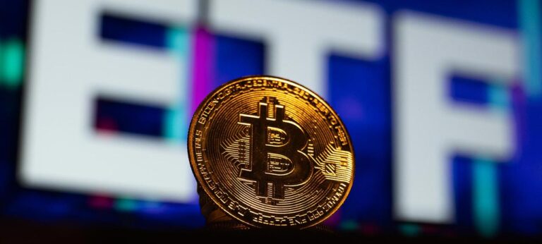 Спотовые биткойн-ETF привлекли уже $2 млрд