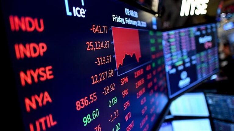 S&P 500 резко поднялся к рекордному максимуму