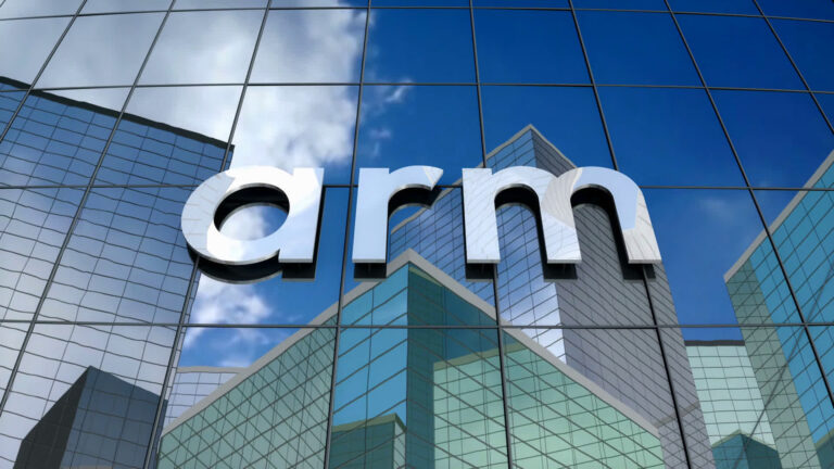 Акции Arm Holdings подскочили более чем на 40%