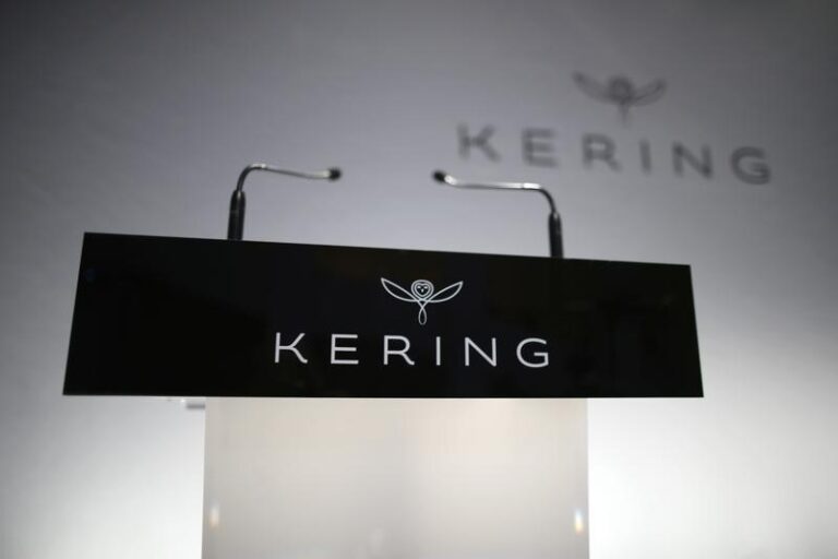Акции Kering падают из-за снижения спроса