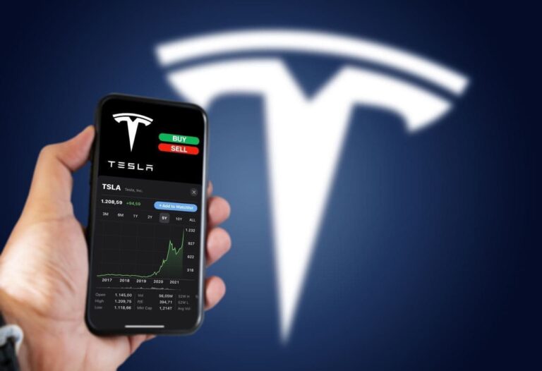 Акции Tesla росли на 13% на постторгах
