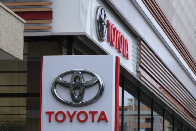 Toyota expects Q1 profit growth