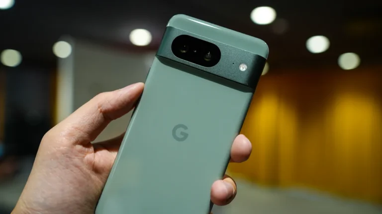 Google launches AI-powered Pixel phones