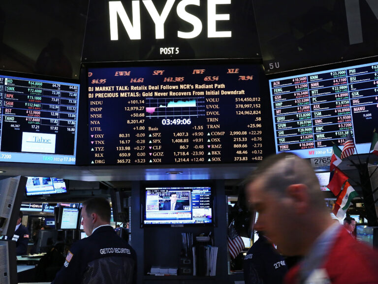 S&P 500 falls 3% on recession fears