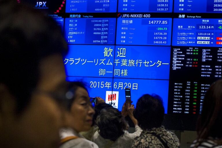 Japanese and European markets closed in green