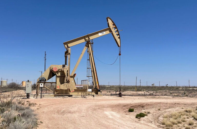 Oil falls 2% after OPEC forecast