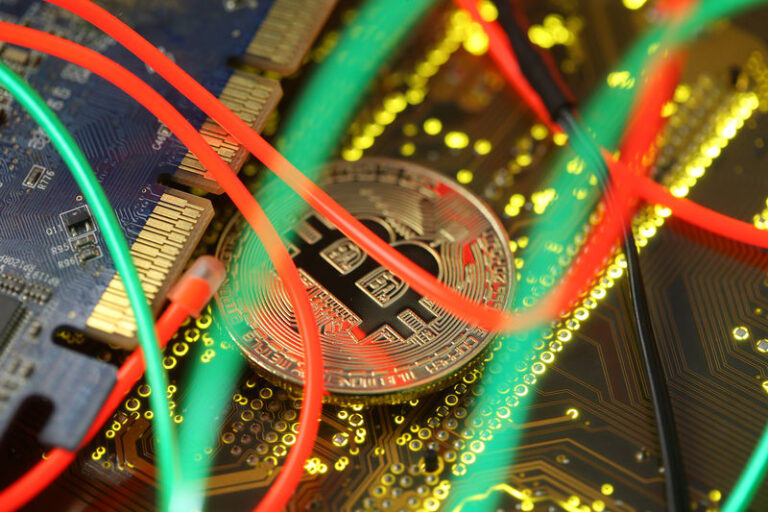 Биткойн достиг нового рекордного максимума: анализ текущей ситуации
