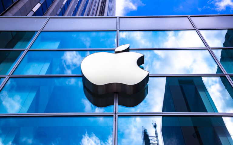 Apple в 2025: Рекордные Доходы и Будущий Цикл Обновлений iPhone