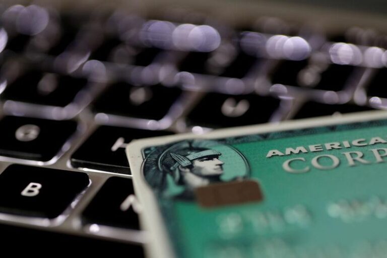 American Express выплачивает $230 миллионов за нарушения в продажах