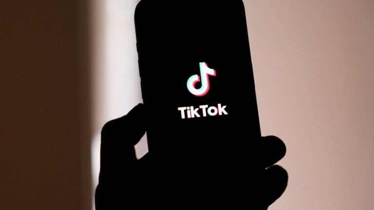 TikTok восстанавливает работу после обещаний Дональда Трампа спасти приложение