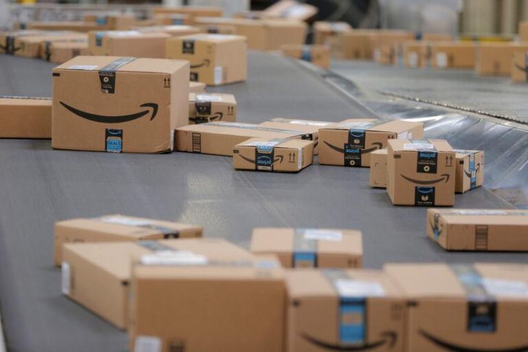 Amazon прекращает операции в Квебеке: 1,700 рабочих мест под угрозой