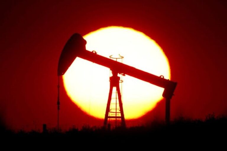 Нефтяные гиганты предсказывают снижение прибыли от переработки к 2025 году