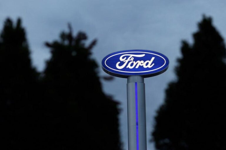 Гендиректор Ford осуждает «стоимость и хаос» от тарифов Трампа