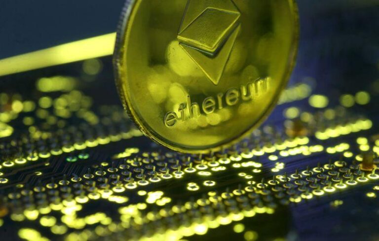 Goldman Sachs увеличивает свои активы в ETF на Биткойн и Эфириум