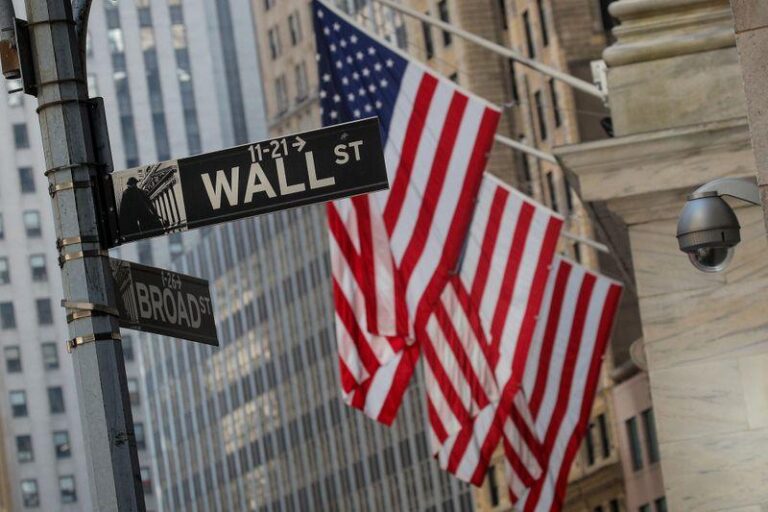 Фьючерсы на акции США остаются стабильными: влияние тарифного плана Трампа и устойчивой инфляции
