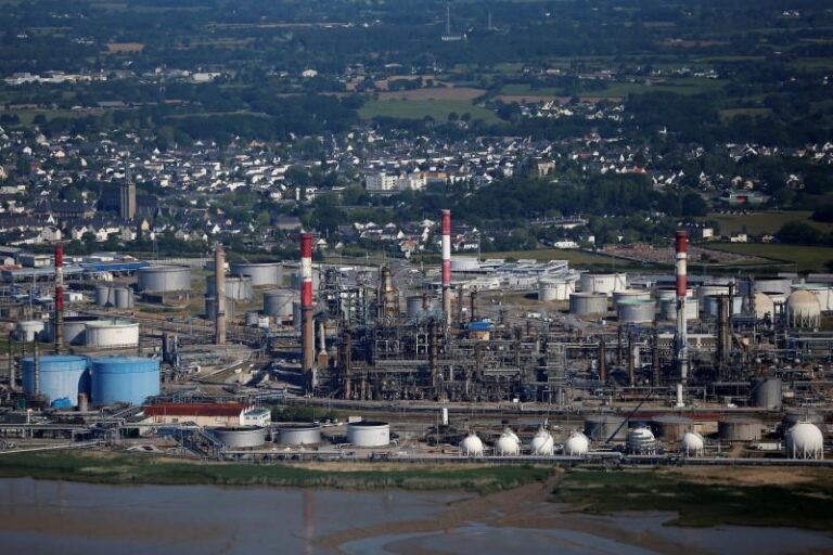 Германия требует ужесточения правил ценообразования на нефть