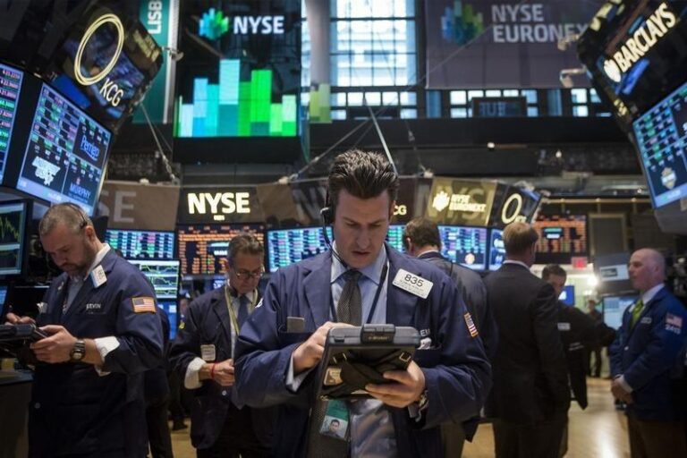 Фьючерсы на акции США идут вниз на фоне ожиданий отчётов о доходах компаний