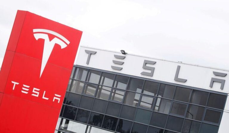 Япония рассматривает возможность инвестиций Tesla в Nissan после неудачного слияния с Honda