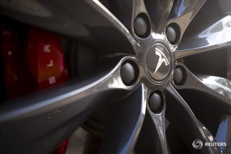 Рынок Tesla обвалился ниже $1 трлн на фоне падения продаж в Европе