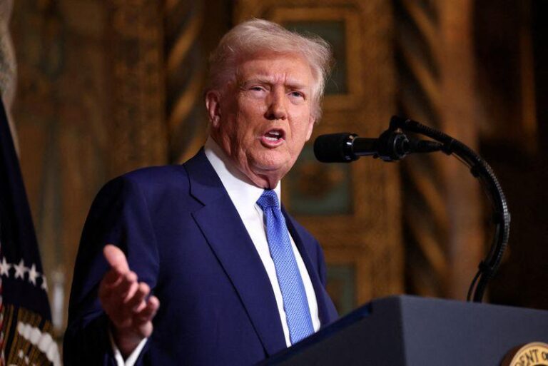 Трамп снова говорит о тарифах и налоговых сокращениях в обращении к Конгрессу