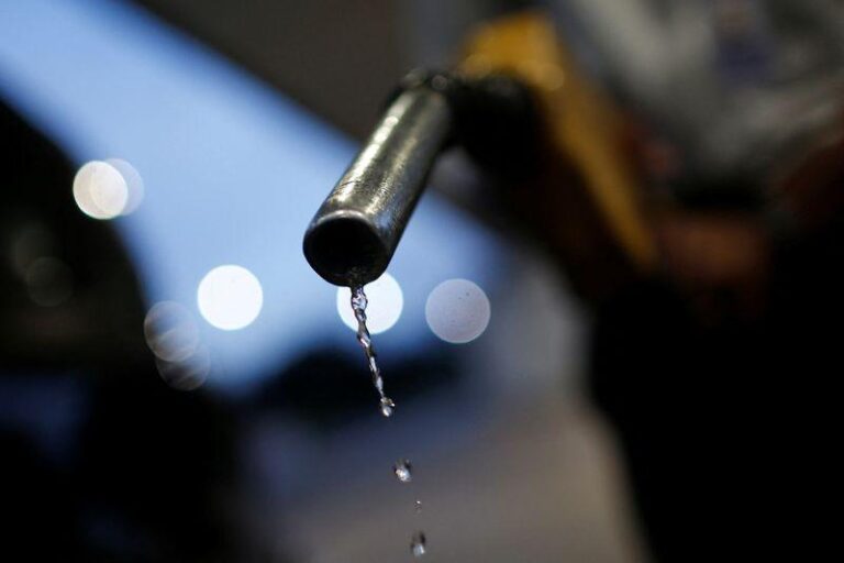 Цены на газ в США упали ниже $3 за галлон по всей стране