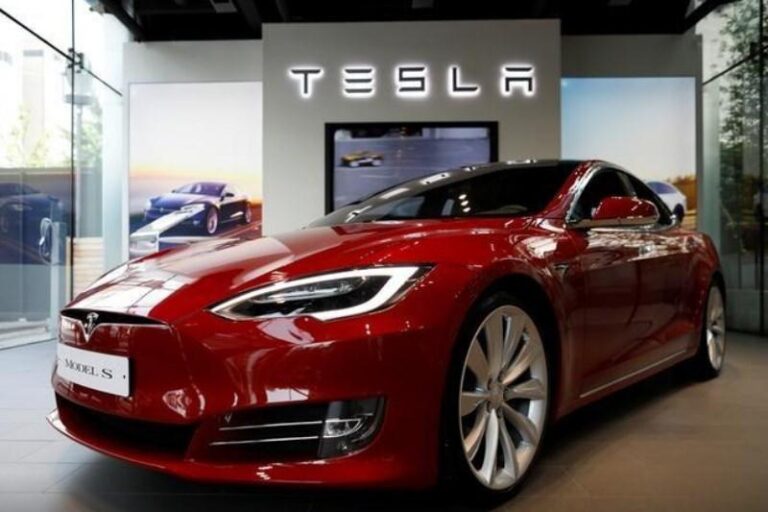 Tesla ожидает снижение поставок в I квартале из-за слабого спроса и недовольства Маска