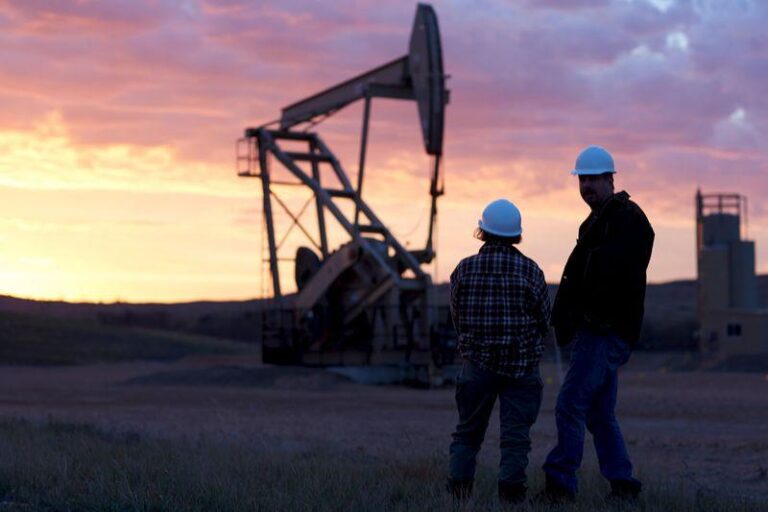 Цены на нефть растут на фоне блокировки тарифов Трампа и ожиданий более жесткого спроса