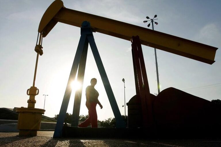 HSBC прогнозирует возможный значительный избыток на рынках нефти