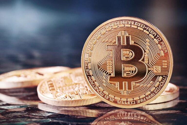 Цена биткойна сегодня: стабильна на уровне $116 тыс. с акцентом на снижение ставки ФРС