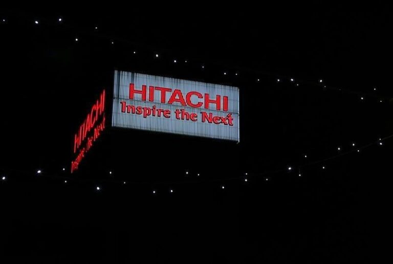 Акции Hitachi взлетают на фоне партнерства с OpenAI