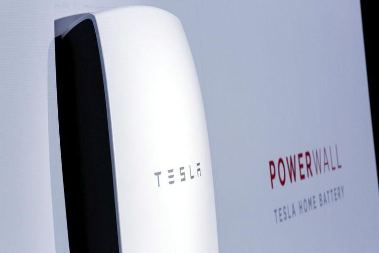 Акционеры Tesla призваны отказаться от зарплатного пакета Маска в $1 триллион