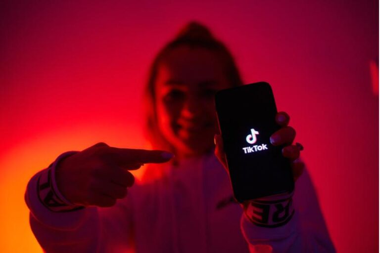 Почему Sora идеален для Meta, YouTube и TikTok