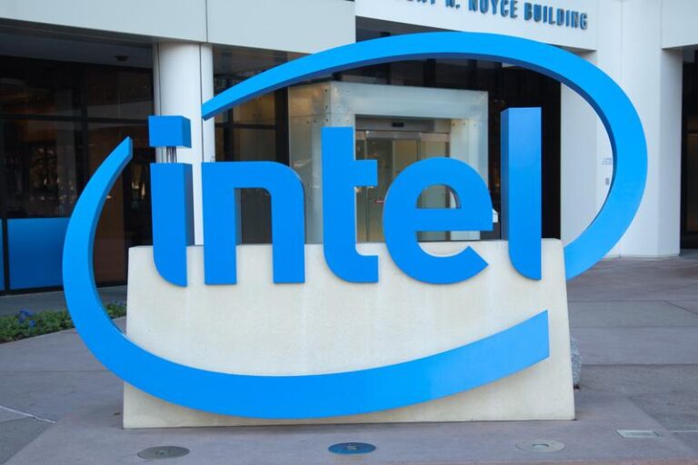 Глава Intel по искусственному интеллекту переходит в OpenAI: что это значит для отрасли?
