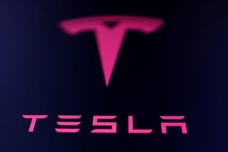 Продажи Tesla в Европе упали почти на 50% в октябре; BYD обошел с большим рыночным долей