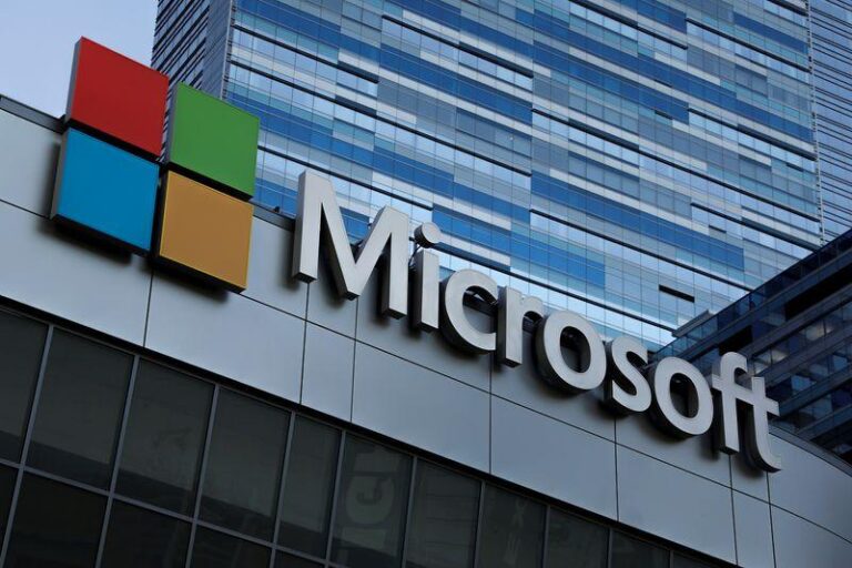 Microsoft защищает свои позиции после отчета о снижении спроса на ИИ-инструменты