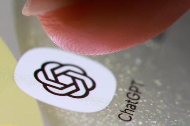 Google Gemini находит конкуренцию для ChatGPT в гонке ИИ-чатботов