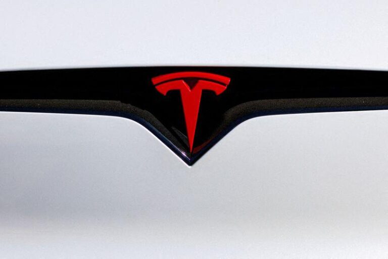 Эксперт: Tesla близка к безнадзорному автономному вождению