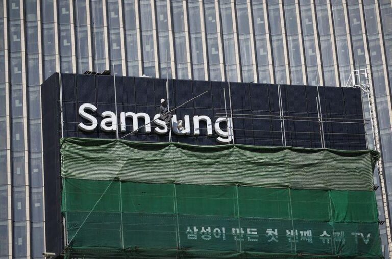 Акции Samsung стремительно растут благодаря массовому производству HBM4 для чипов Nvidia AI