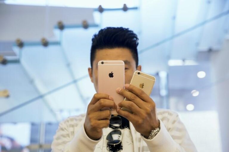 Apple разрабатывает умное устройство с ИИ: камера и динамики в одном пине