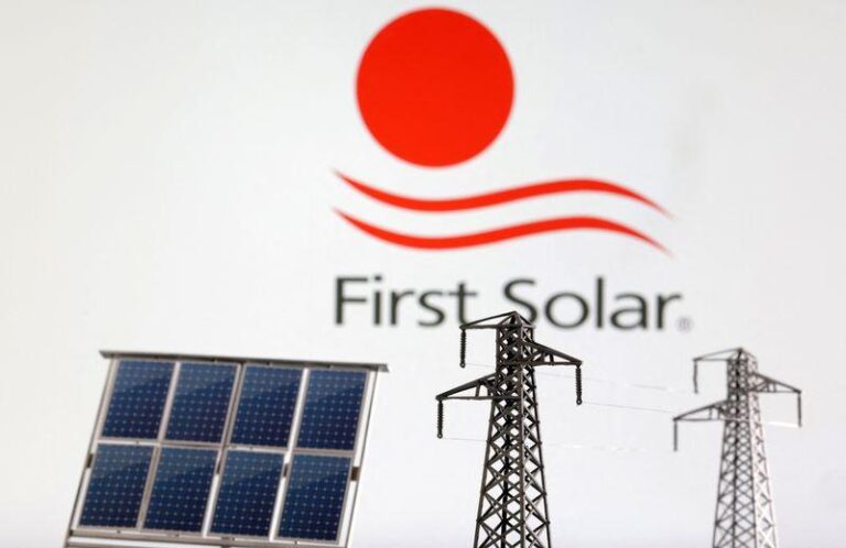 First Solar упала на 13% из-за угрозы солнечного бизнеса Tesla