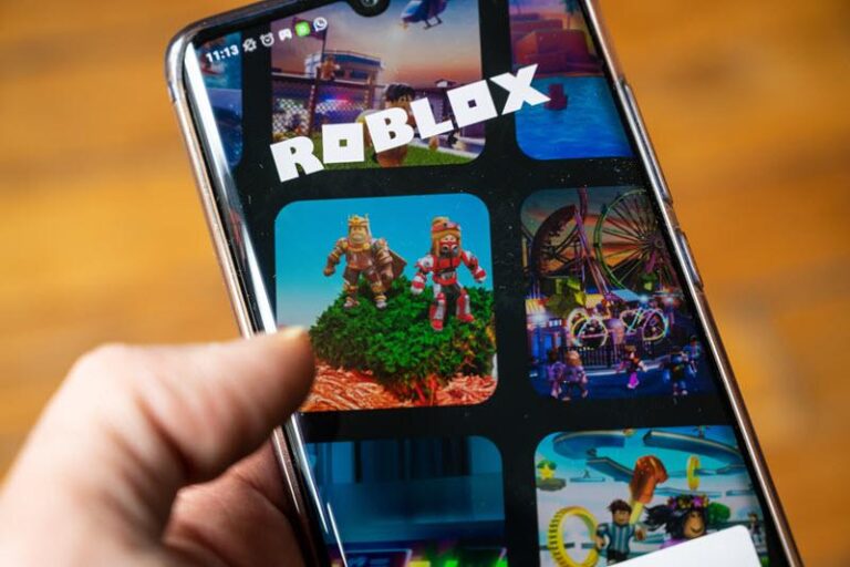 Акции Unity падают на фоне запуска Project Genie от Google, затрагивая Take-Two и Roblox