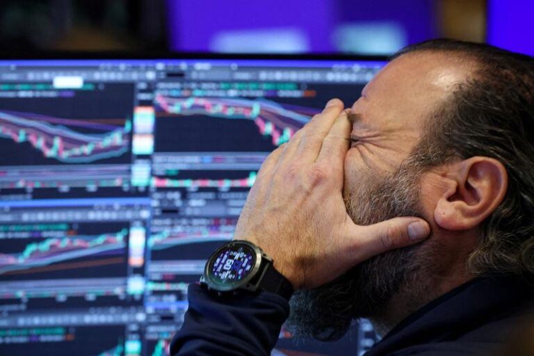 Акции страховых брокеров падают после одобрения первого AI-приложения для страхования от OpenAI