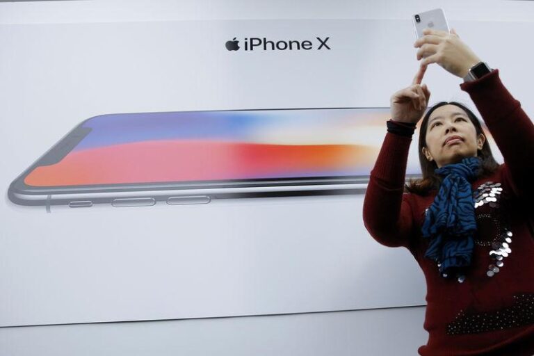 Apple ускоряет разработку носимых устройств с ИИ-технологиями
