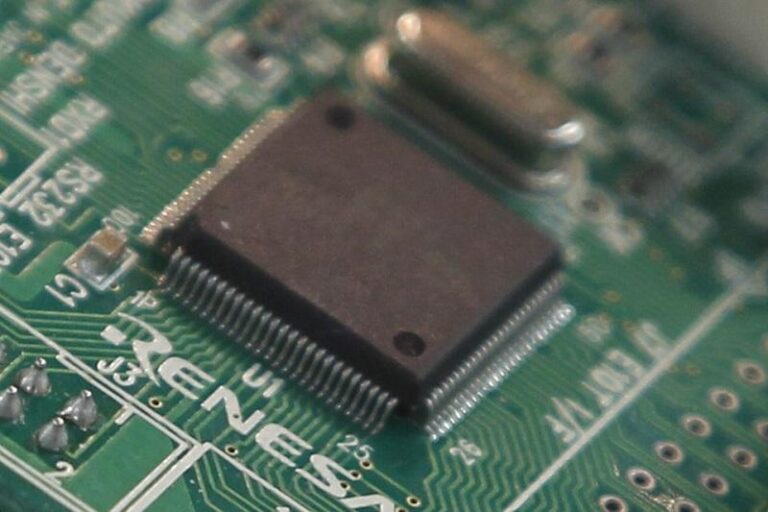 Прибыль Nvidia не спасает рынок полупроводников: что дальше?