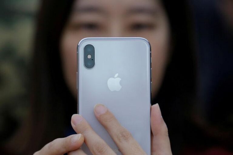 Apple наградила дизайнеров iPhone бонусами на фоне конкуренции с AI-стартапами