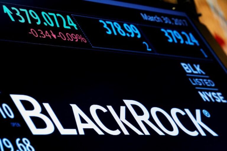 Акции Invesco падают: BlackRock подает заявку на ETF Nasdaq-100