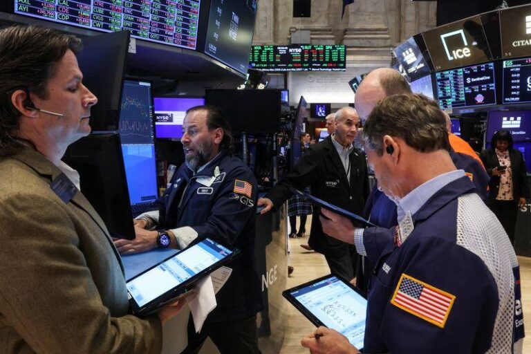 Фьючерсы на Уолл-Стрит стабилизировались после роста S&P 500 на 1%; впереди отчеты банков