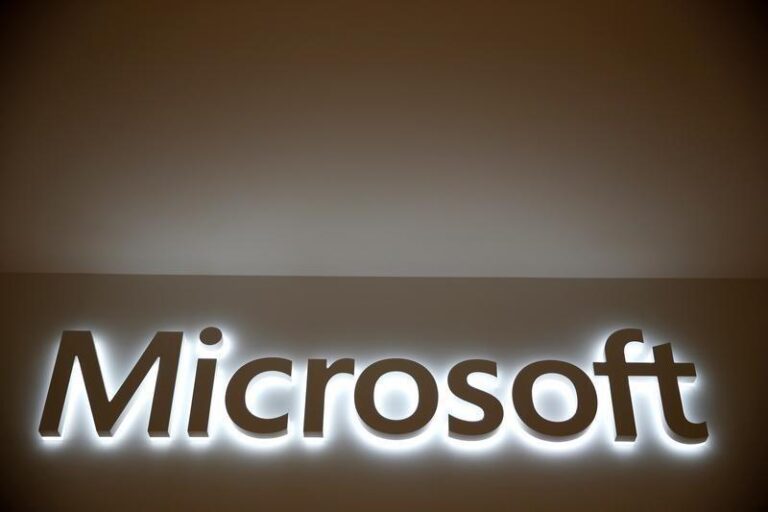 Акции Microsoft упали на 2% после перехода партнерства с OpenAI на неэксклюзивный режим