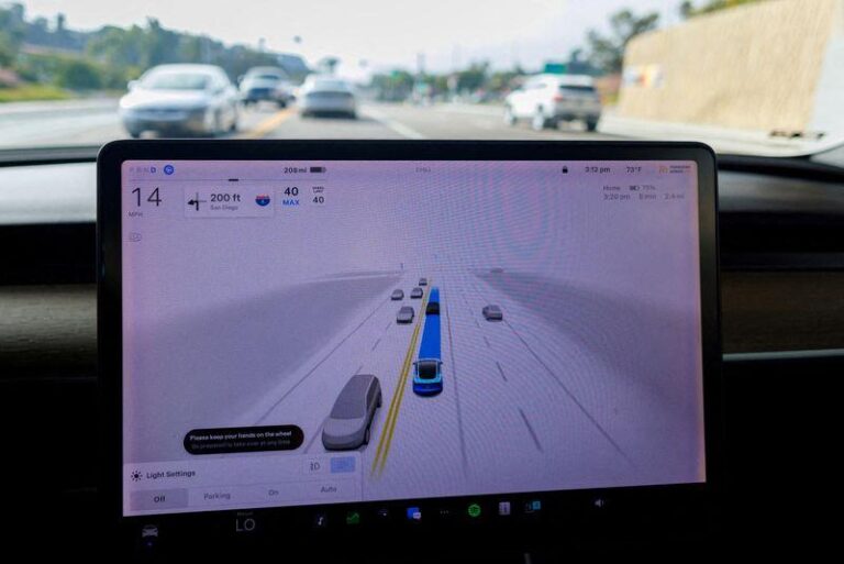 Tesla запускает FSD программное обеспечение на международных рынках