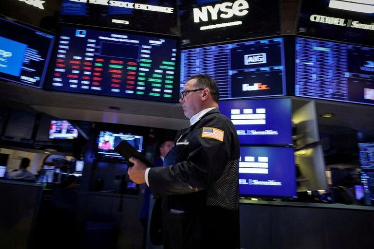 Обзор Dow Jones, Nasdaq и S&P 500: Инвесторы ждут данных по занятости на фоне неопределенности ставок